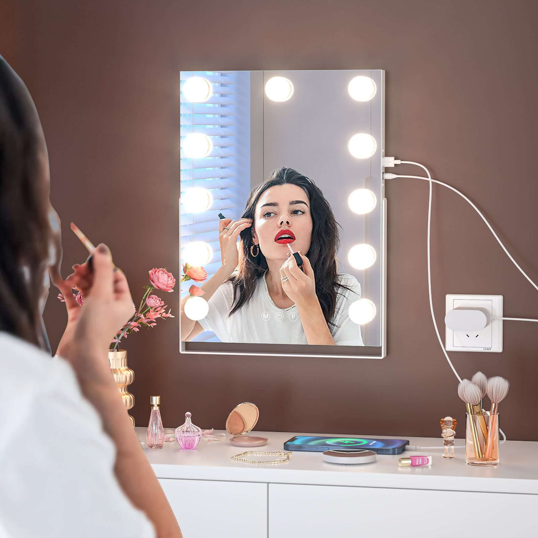 How to choose a makeup mirror